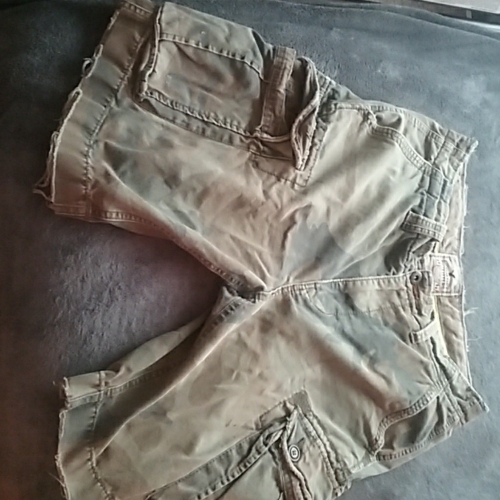 American Eagle Camo shorts
